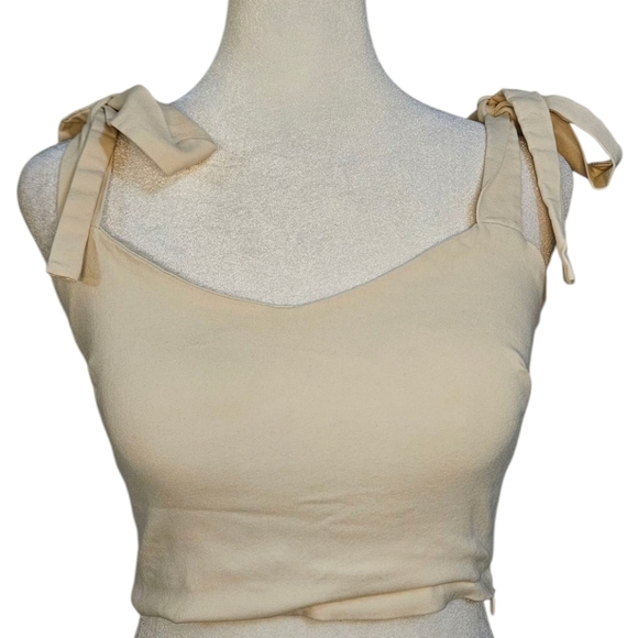 VESPER Sweetheart Neckline Cropped Top With Shoulder Ties In Cream. Size 6 - Picture 2 of 13